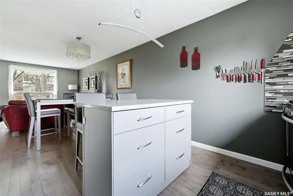35 Spruceview Road Regina SK S4R 0E1