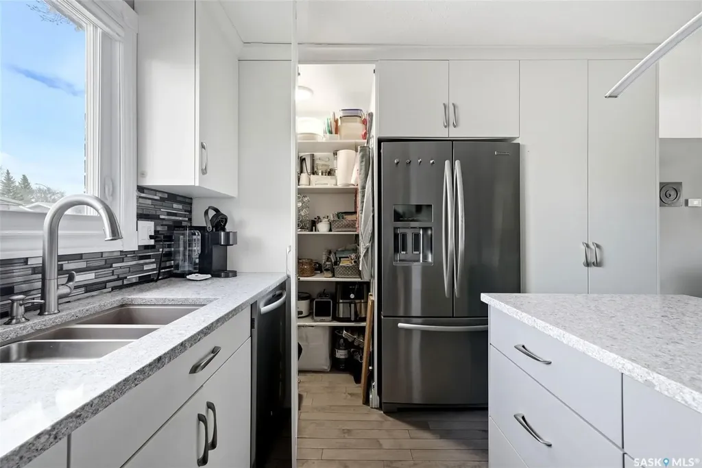 35 Spruceview Road Regina SK S4R 0E1