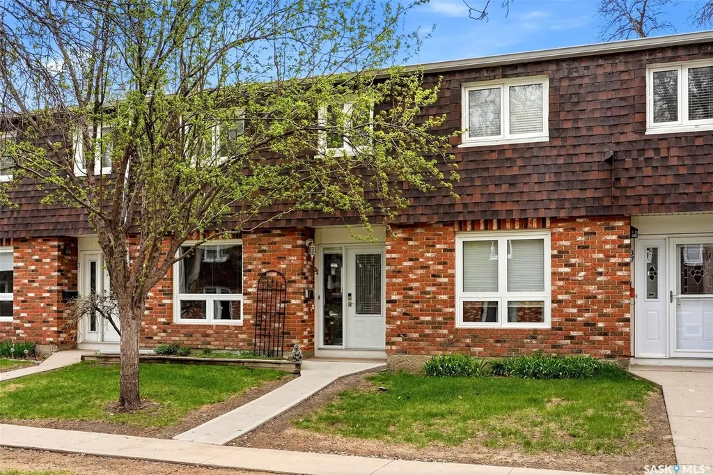 35 Spruceview Road Regina SK S4R 0E1