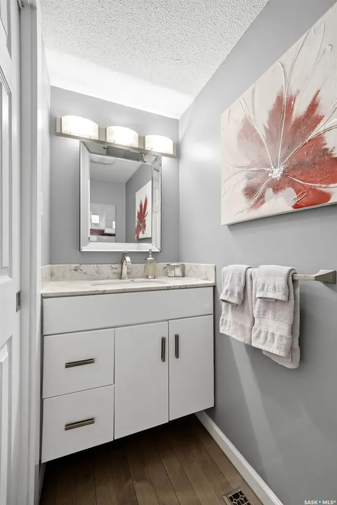35 Spruceview Road Regina SK S4R 0E1