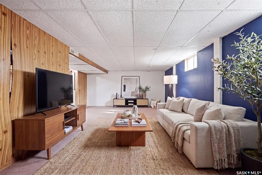 35 Spruceview Road Regina SK S4R 0E1