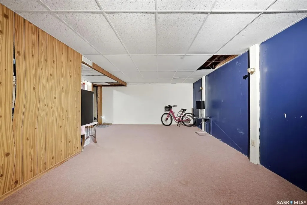 35 Spruceview Road Regina SK S4R 0E1