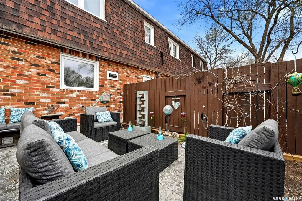 35 Spruceview Road Regina SK S4R 0E1