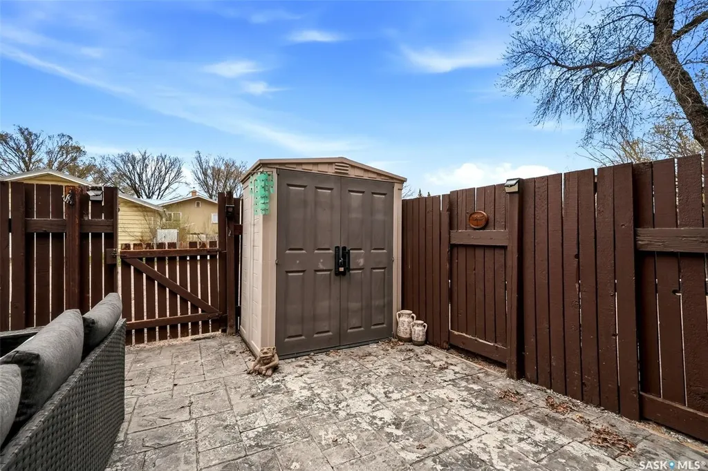 35 Spruceview Road Regina SK S4R 0E1