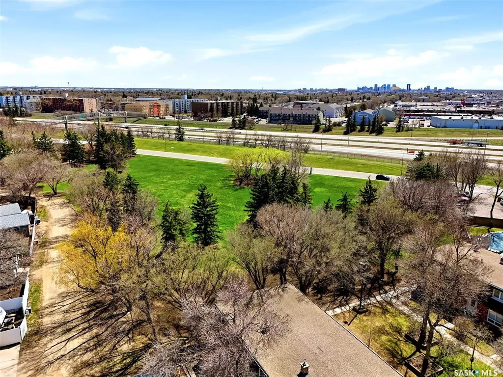 35 Spruceview Road Regina SK S4R 0E1