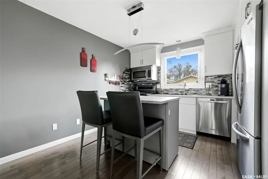 35 Spruceview Road Regina SK S4R 0E1