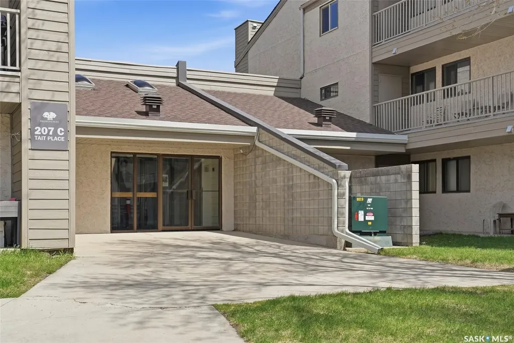 207C Tait Place Saskatoon SK S7H 5L8