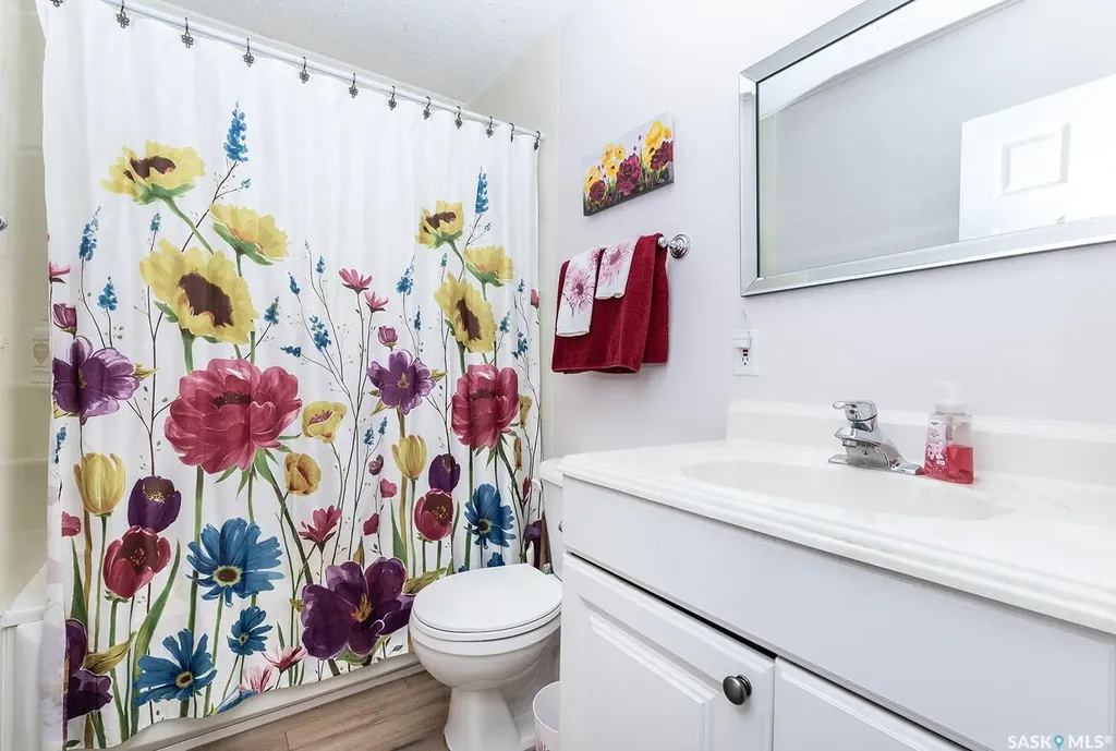 43 Lindsay Drive Saskatoon SK S7H 3E2