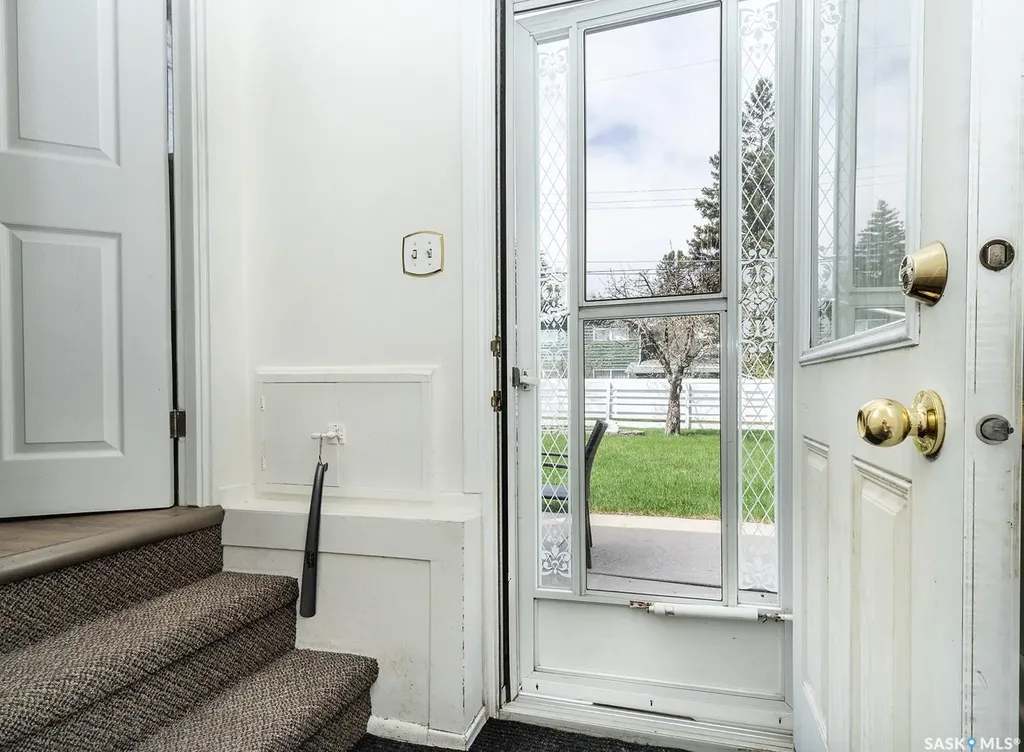 43 Lindsay Drive Saskatoon SK S7H 3E2
