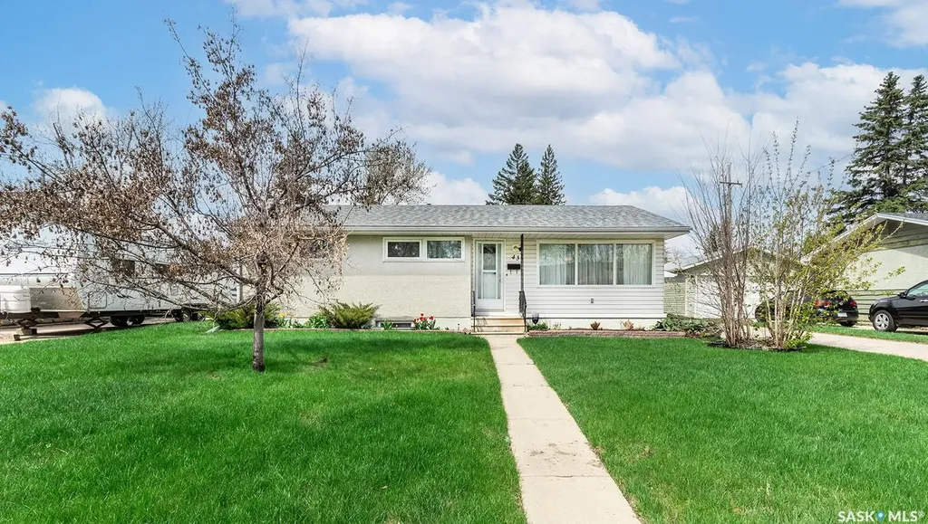 43 Lindsay Drive Saskatoon SK S7H 3E2