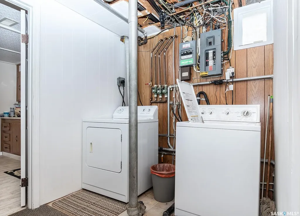 43 Lindsay Drive Saskatoon SK S7H 3E2