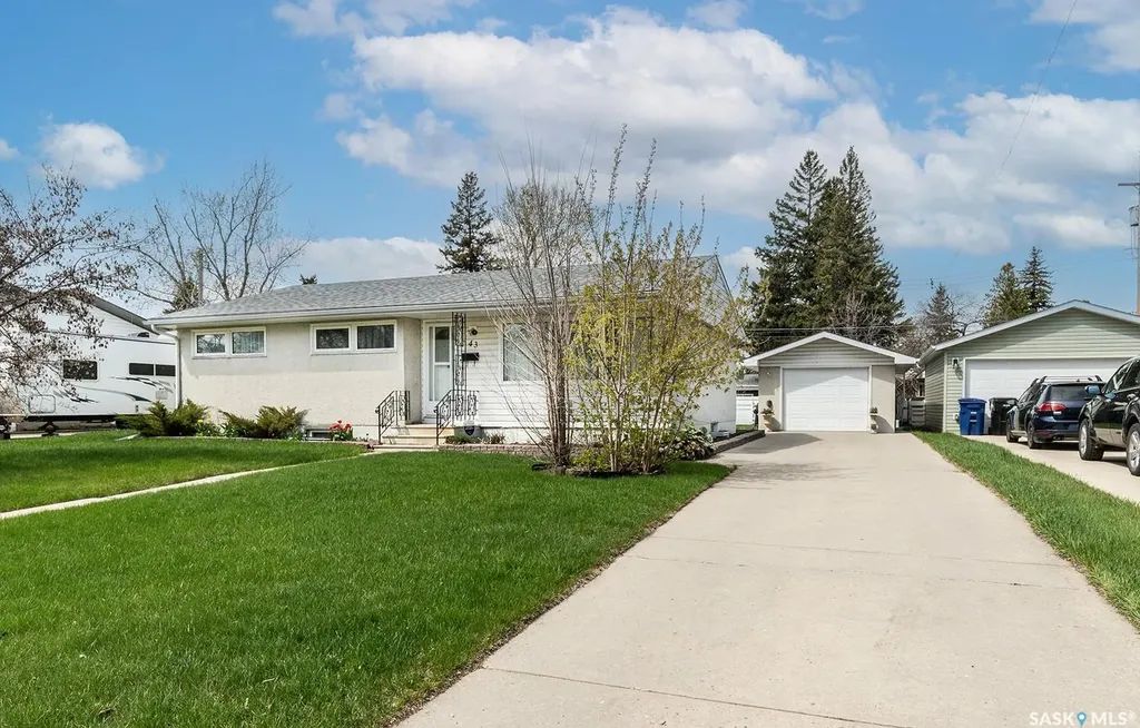 43 Lindsay Drive Saskatoon SK S7H 3E2