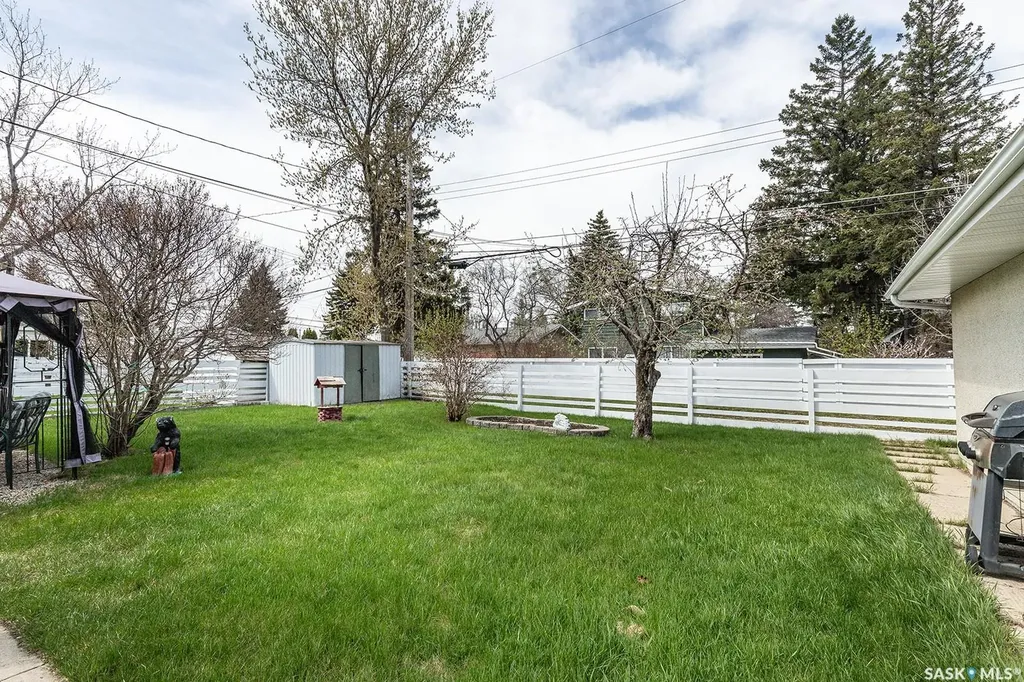 43 Lindsay Drive Saskatoon SK S7H 3E2