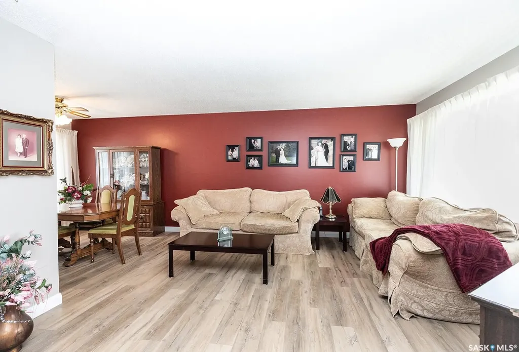 43 Lindsay Drive Saskatoon SK S7H 3E2