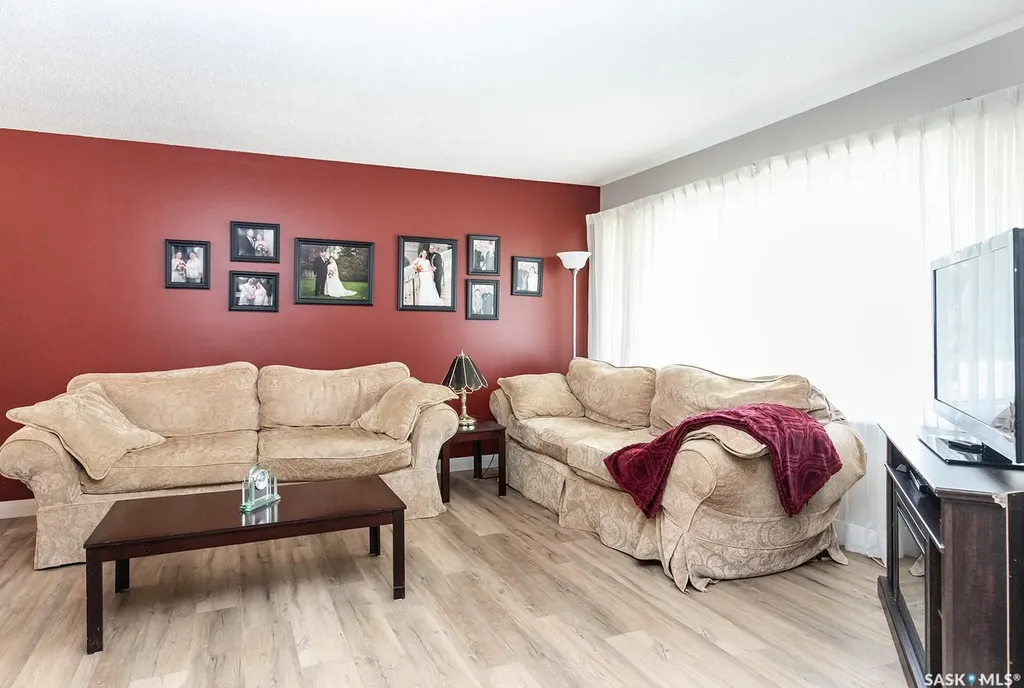 43 Lindsay Drive Saskatoon SK S7H 3E2