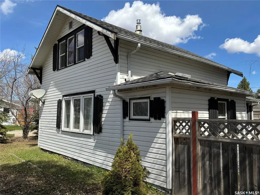 501 Railway Avenue Kinistino SK S0J 1H0
