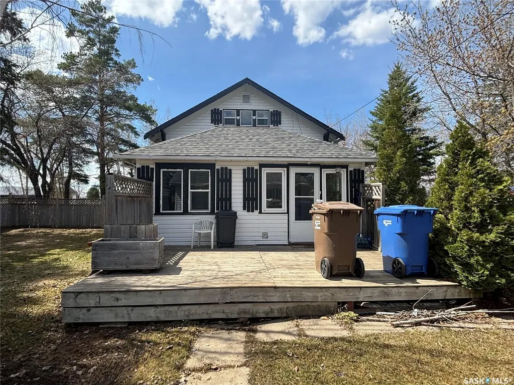 501 Railway Avenue Kinistino SK S0J 1H0