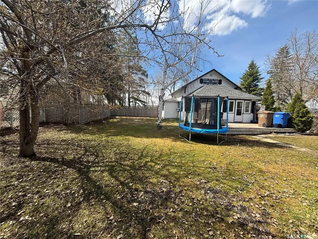 501 Railway Avenue Kinistino SK S0J 1H0