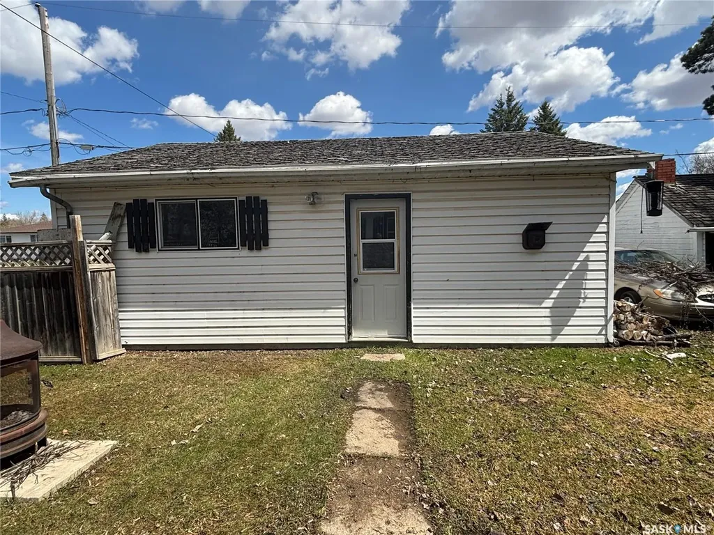 501 Railway Avenue Kinistino SK S0J 1H0
