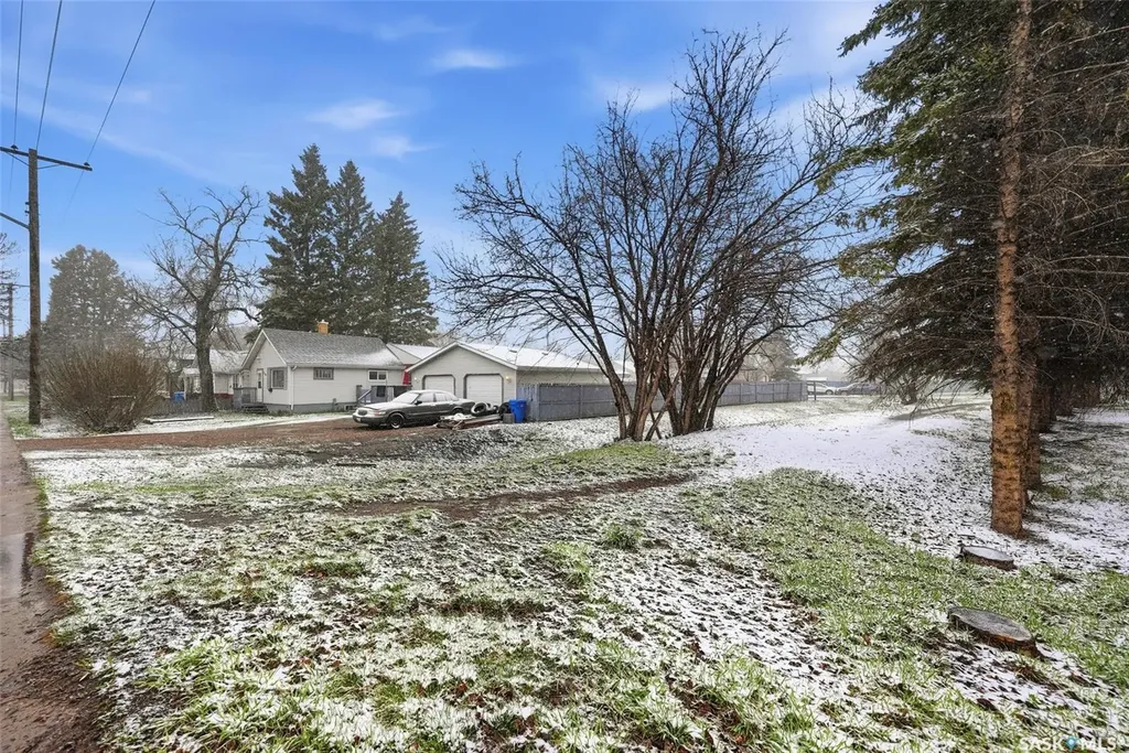 746 7th Street E Prince Albert SK S6V 0T1