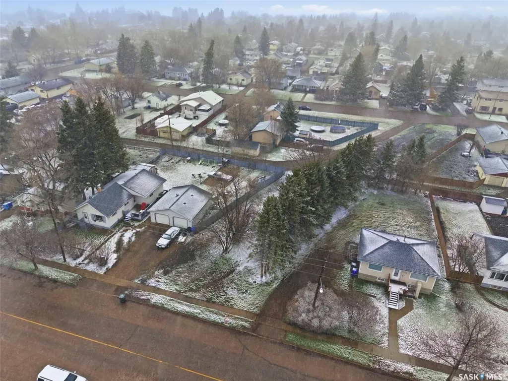 746 7th Street E Prince Albert SK S6V 0T1