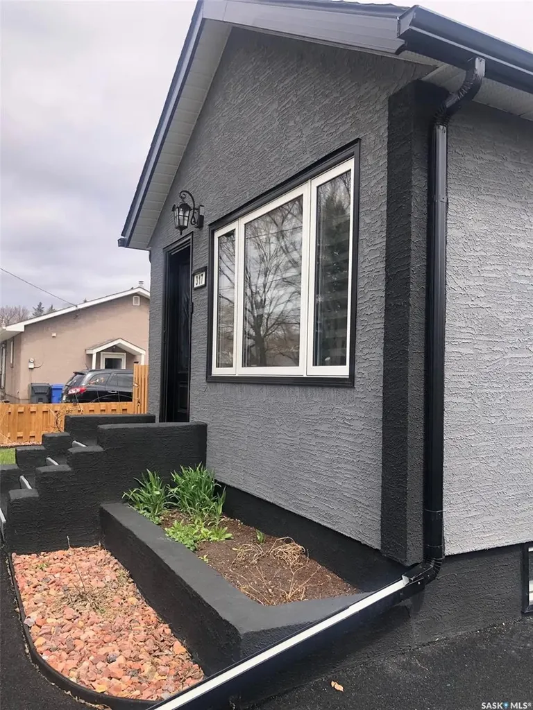317 Maple Avenue Yorkton SK S3N 1W9