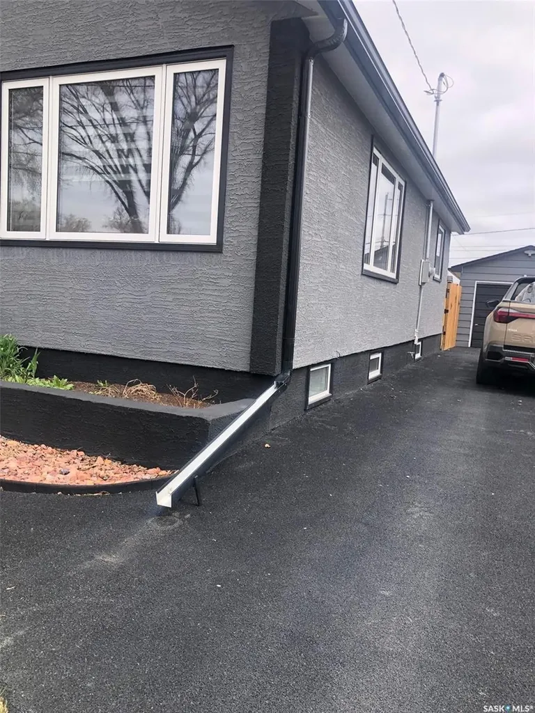 317 Maple Avenue Yorkton SK S3N 1W9