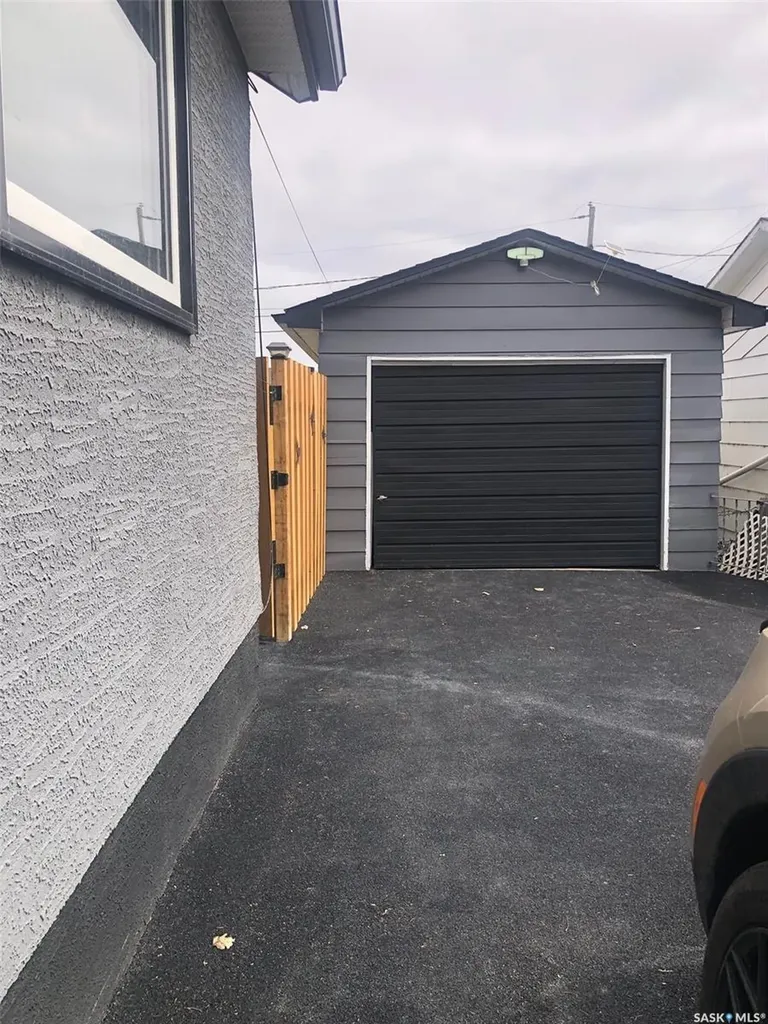 317 Maple Avenue Yorkton SK S3N 1W9
