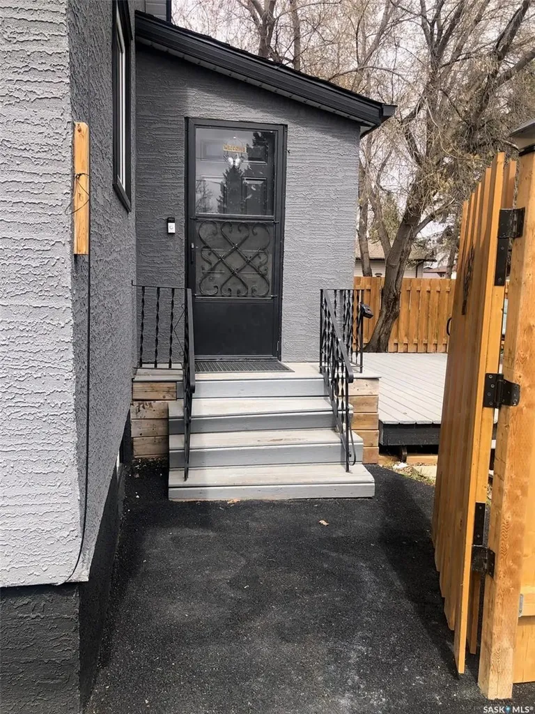 317 Maple Avenue Yorkton SK S3N 1W9