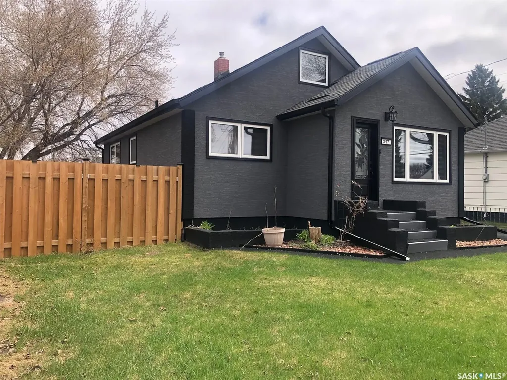 317 Maple Avenue Yorkton SK S3N 1W9