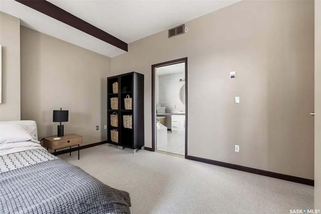 2020 11th Avenue Regina SK S4P 0J3