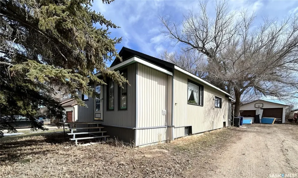 625 Maharg Avenue Burstall SK S0N 0H0