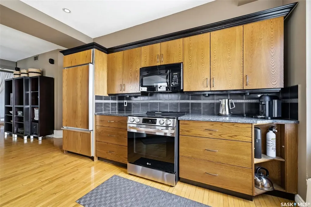 2020 11th Avenue Regina SK S4P 0J3
