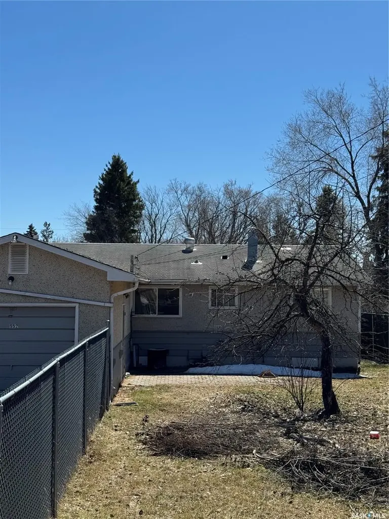 552 6th Street E Prince Albert SK S6V 0N4