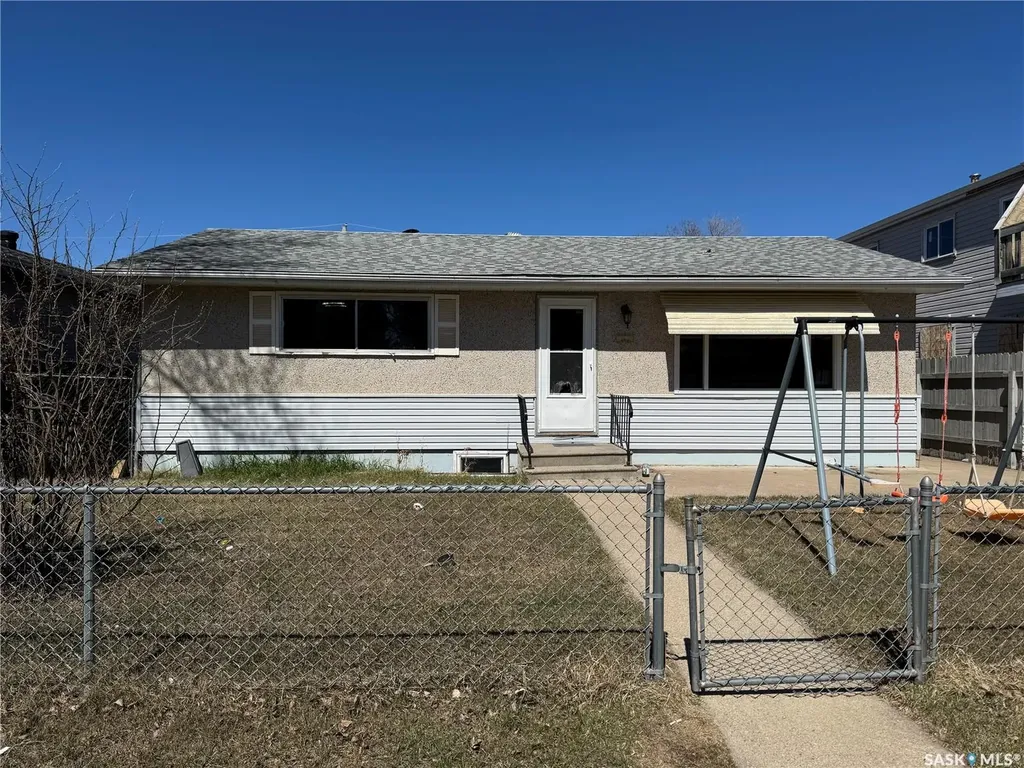 552 6th Street E Prince Albert SK S6V 0N4
