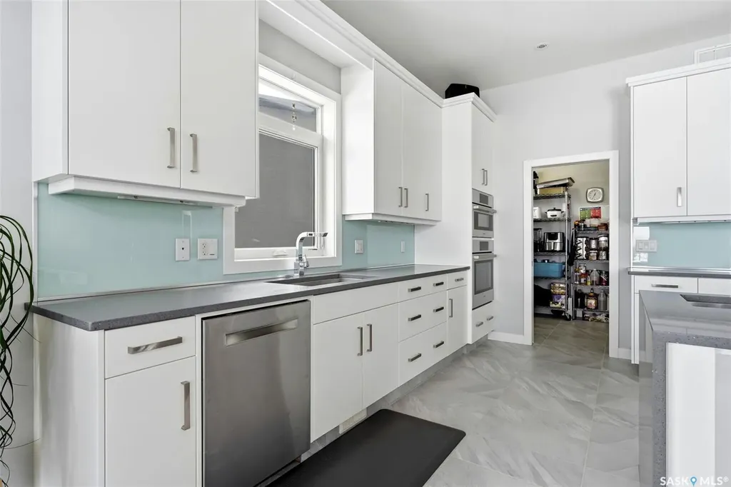 4822 Green View Crescent E Regina SK S4V 3P2