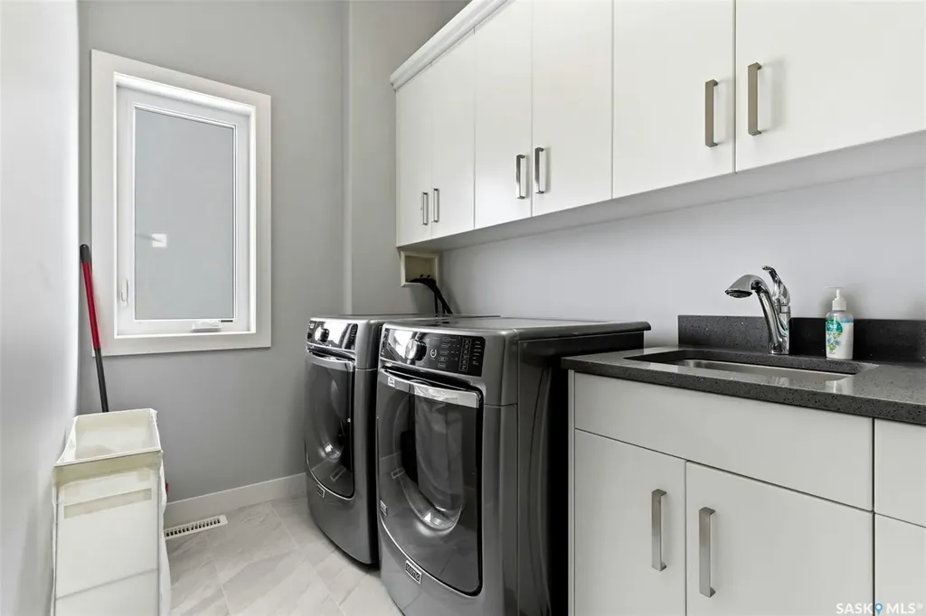 4822 Green View Crescent E Regina SK S4V 3P2