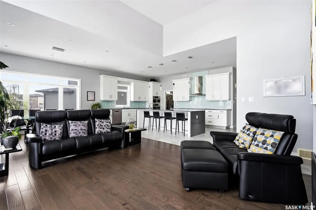4822 Green View Crescent E Regina SK S4V 3P2