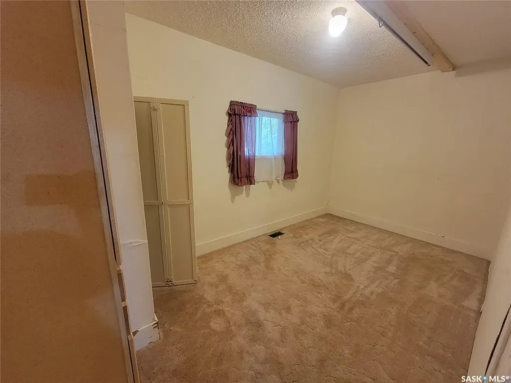 202 Irvine Street Cut Knife SK S0M 0N0