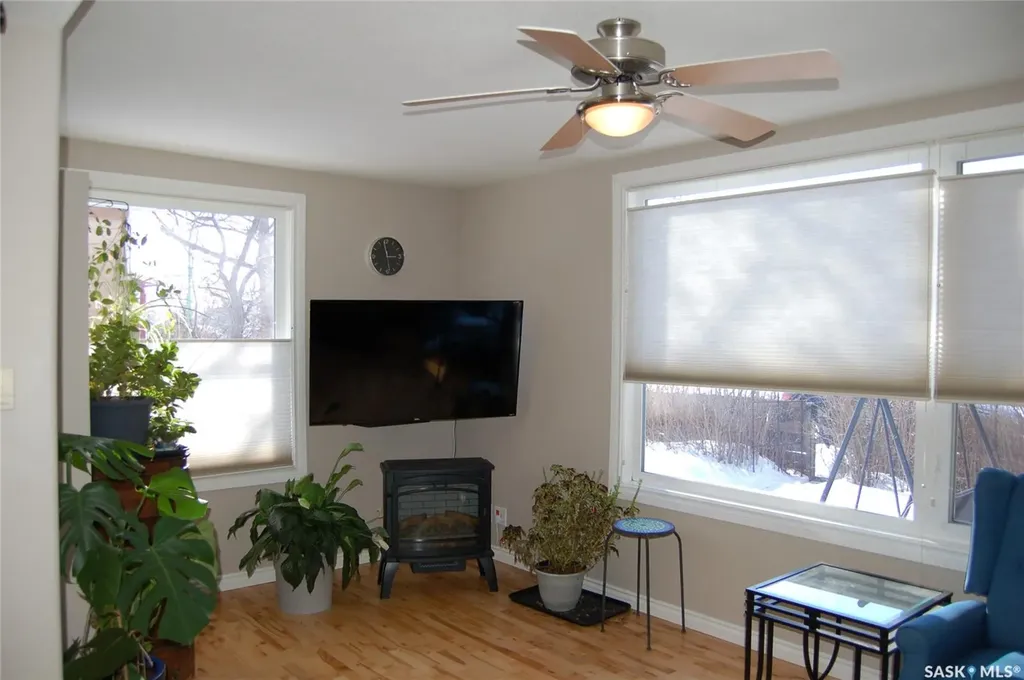 1821 Connaught Street Regina SK S4T 4T4