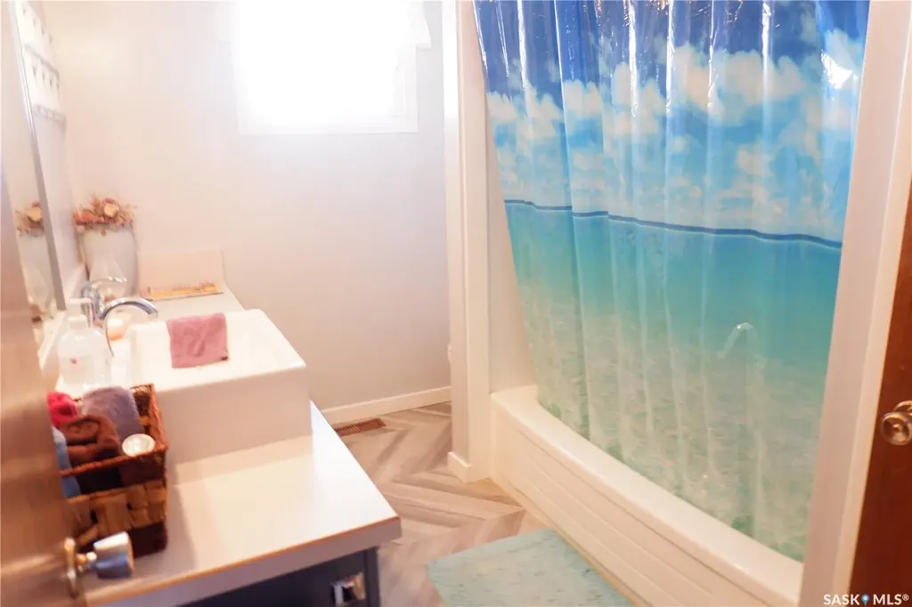 529 6th Avenue E Assiniboia SK S0H 0B0