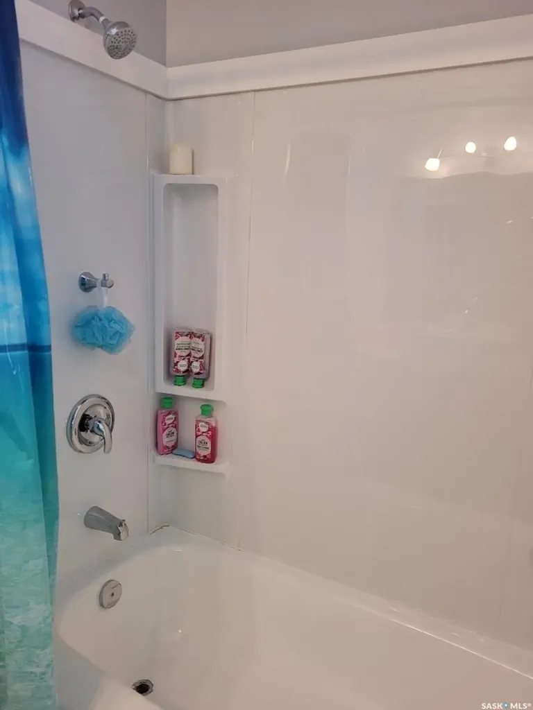 529 6th Avenue E Assiniboia SK S0H 0B0