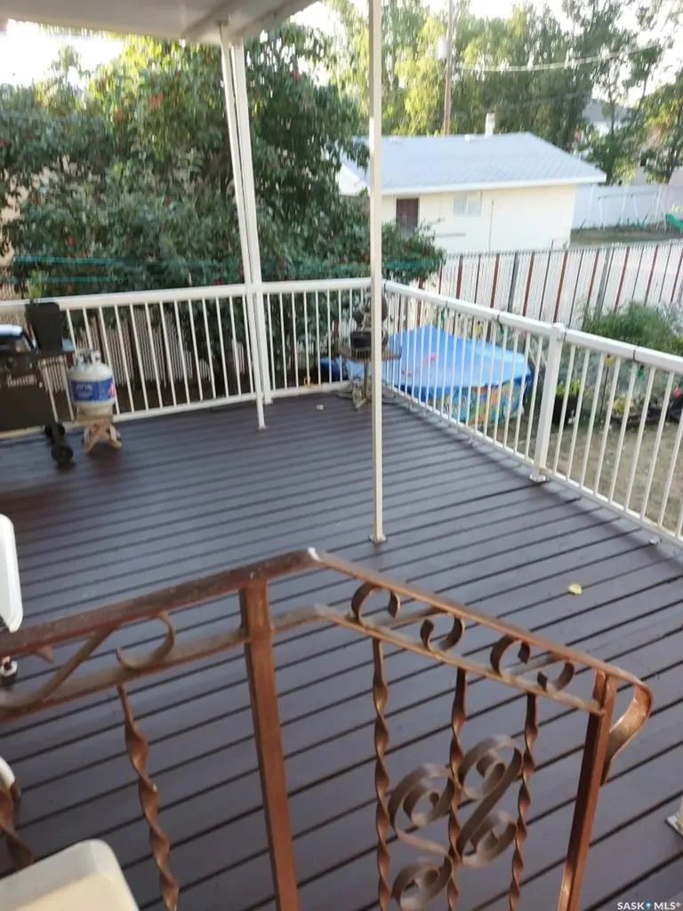 529 6th Avenue E Assiniboia SK S0H 0B0