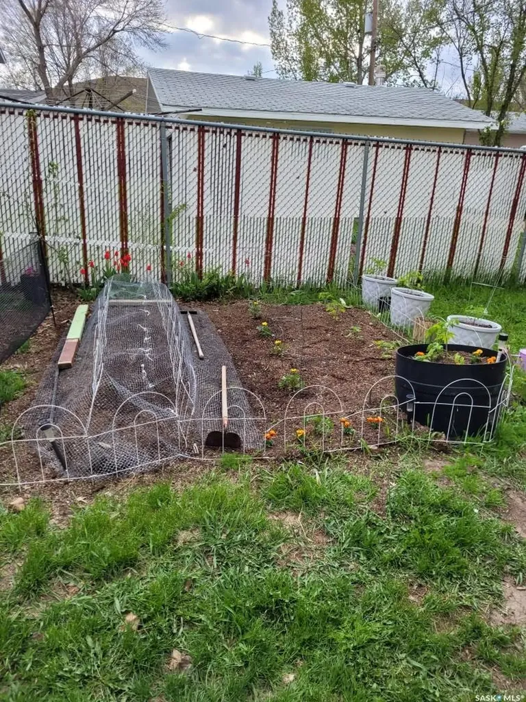 529 6th Avenue E Assiniboia SK S0H 0B0