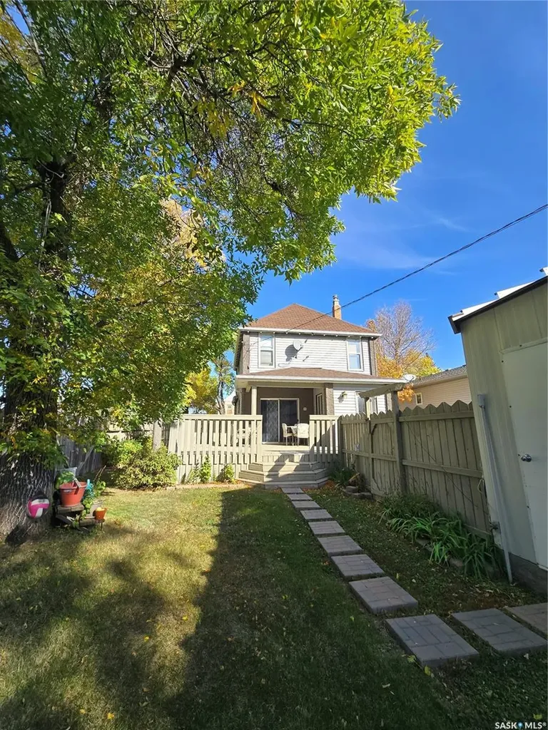 2 Prairie Avenue Weyburn SK S4H 0L1