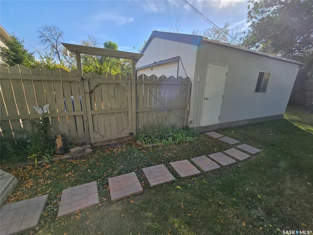 2 Prairie Avenue Weyburn SK S4H 0L1