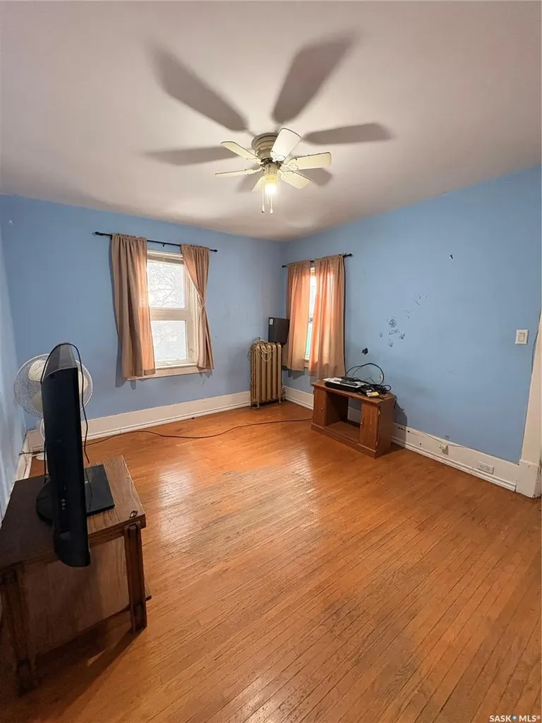 1102 Grafton Avenue Moose Jaw SK S6H 3S5