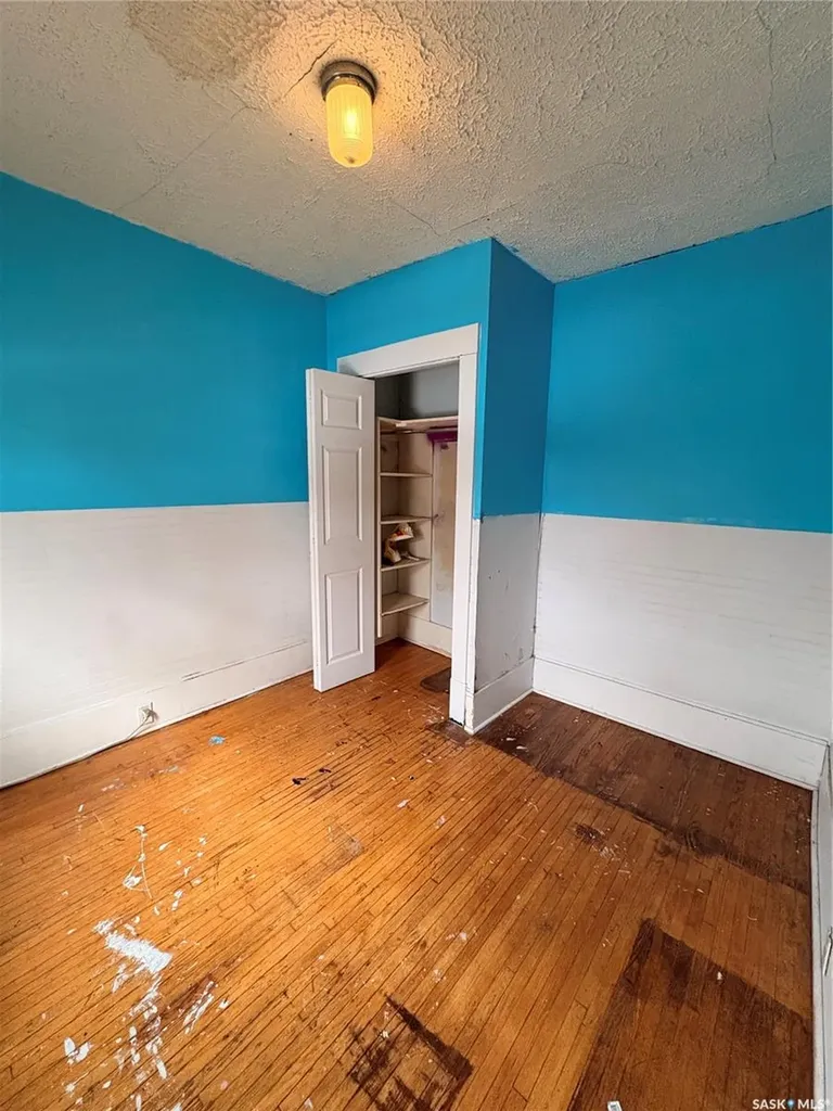 1102 Grafton Avenue Moose Jaw SK S6H 3S5