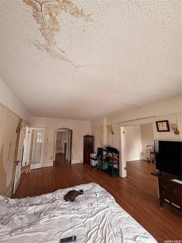 1102 Grafton Avenue Moose Jaw SK S6H 3S5