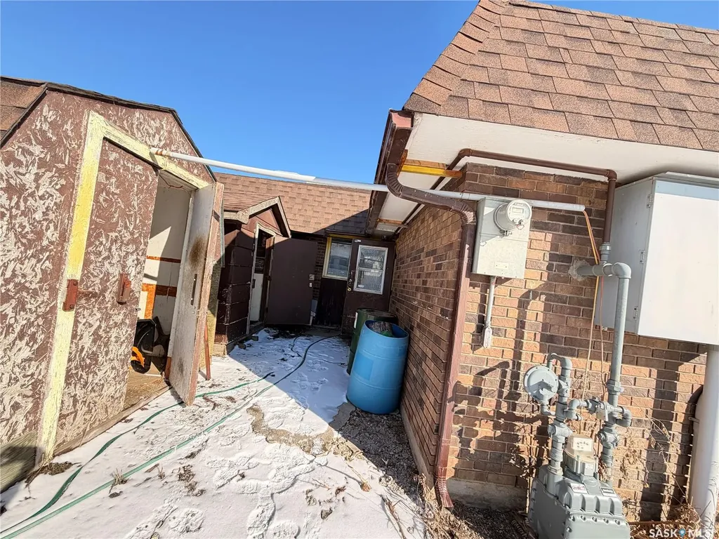 305 1st Avenue W Assiniboia SK S0H 0B0
